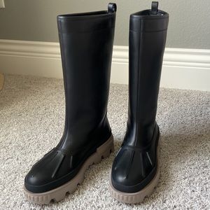 NWT Authentic MONCLER  Duck boot (Women)